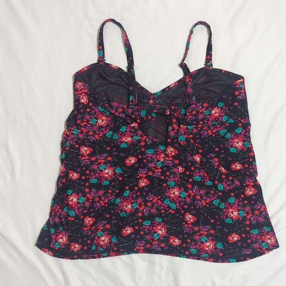 Torrid Floral Padded Tank Top, Color Black Floral Size 3X - Picture 2 of 12